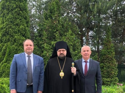 5 ИЮНЯ В УСПЕНСКОМ ХРАМЕ ПАИСИЕВО-ГАЛИЧСКОГО ЖЕНСКОГО МОНАСТЫРЯ ПРАЗДНИЧНЫМ БОГОСЛУЖЕНИЕМ, КРЕСТНЫМ ХОДОМ И МОЛЕБНОМ ОТМЕТИЛИ ГАЛИЧАНЕ И ГОСТИ ГОРОДА ДЕНЬ СВОЕГО НЕБЕСНОГО ПОКРОВИТ
