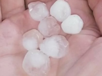 В Судиславском районе выпал град