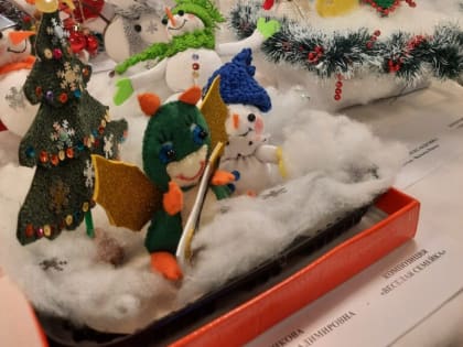 Авторы самых новогодних снеговиков получили награды