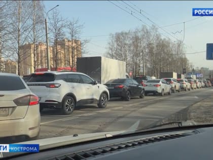 Автобусы не подвели костромичей в первый день активных работ на мосту