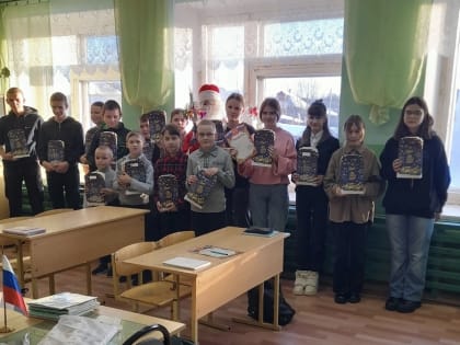 Школьники из Солигаличского округа поблагодарили депутата ЛДПР за подарки
