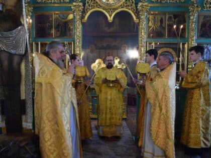 Архипастырь Галичской земли совершил Божественную литургию в Введенском соборе г.Галича в Прощеное воскресение
