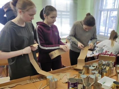 #МыВместе: Боговаровские школьники изготавливают блиндажные свечи