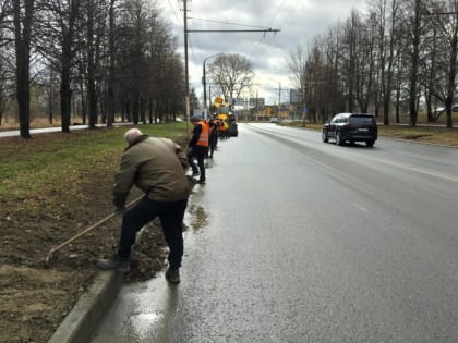 В Костроме 124 километра улиц очистили от грязи и мусора