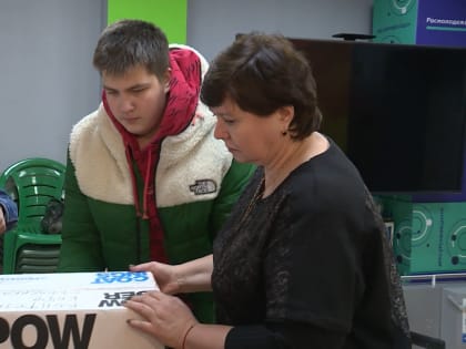 Костромские школьники передали посылки для военнослужащих-участников СВО