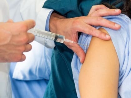 Медучреждения региона начинают вакцинировать костромичей от гриппа