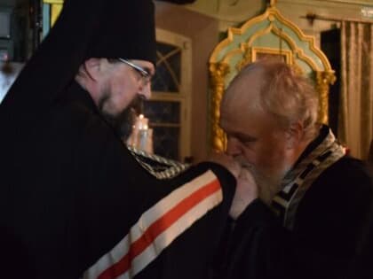 Епископ Галичский и Макарьевский Алексий совершил Великую вечерню и чин прощения в Введенском соборе г.Галича