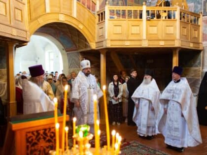 Епископ Галичский и Макарьевский Алексий совершил богослужение в Троице-Сыпановом Пахомие-Нерехтском женском монастыре г.Нерехта