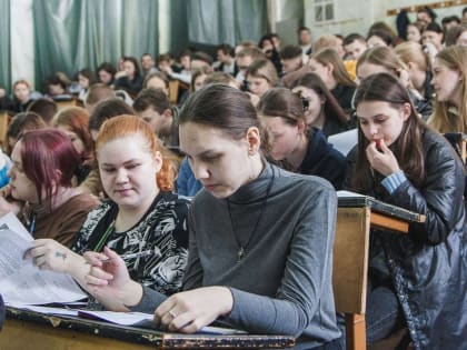 Акция "Диктант Победы" в пятый раз объединила жителей России