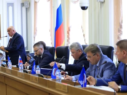 Губернатор Сергей Ситников отчитался перед областной Думой о деятельности администрации региона в 2023 году