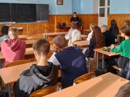 Разговоры о важном: «Избирательная система России (30 лет ЦИК)» такой теме было посвящено внеурочное занятие в 10 — 11 классах МСШ № 1