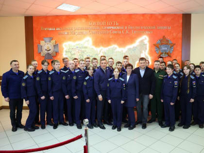 Андрей Турчак посетил в Костроме Клуб юных летчиков, космонавтов и десантников