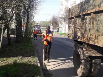 В Костроме завершается уборка городских улиц в рамках санитарного месячника
