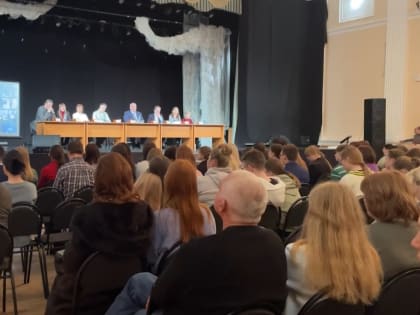 Руководители медицинских учебных заведений встретились с костромскими школьниками