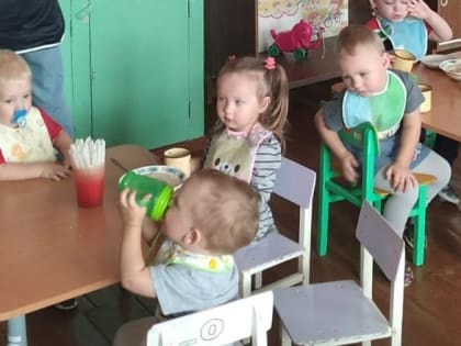 Питанию в детских дошкольных учреждениях района уделяется постоянное внимание