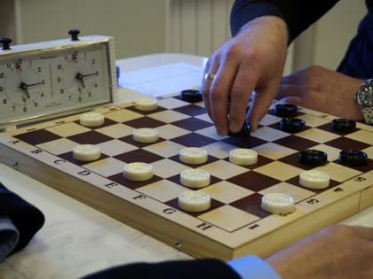 Костромичи три дня просидят за черно-белыми досками