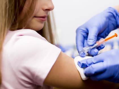 Больше 140 000 костромичей привились от гриппа