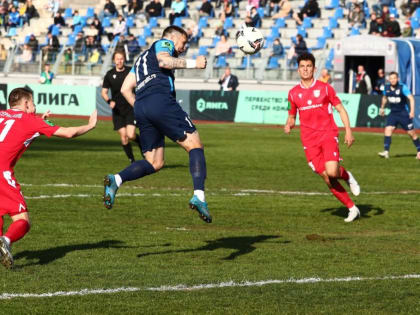 Костромской «Спартак» крупно проиграл «Ленинградцу»