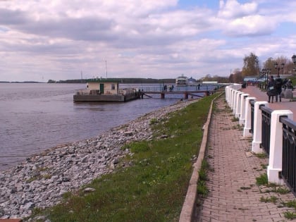 В Костроме хотят сделать прогулочную зону между набережной и мостом у Ипатия