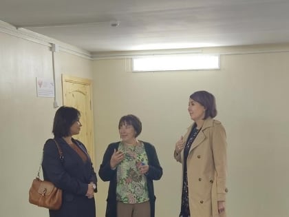 Глава района Светлана Ковальская посетила ряд образовательных учреждений