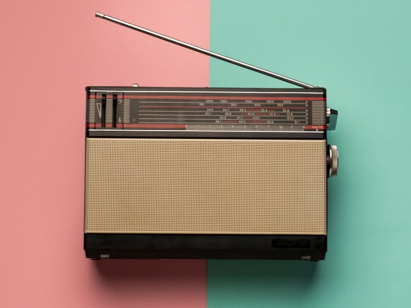 Почему реклама на радио работает лучше, чем в соцсетях