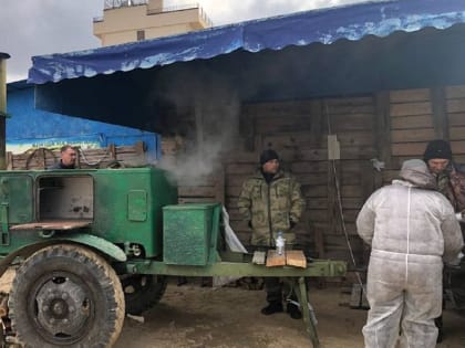 Участников ликвидации ЧС в Анапе обеспечивают горячим питанием на шести полевых кухнях