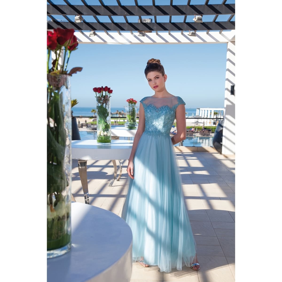 Angèle robe soirée longue tulle dentelle strass bleu ciel