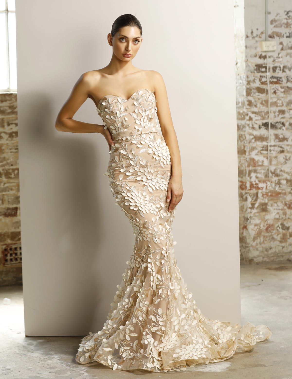  Olana - Robe longue sirène à broderies florales 3D
