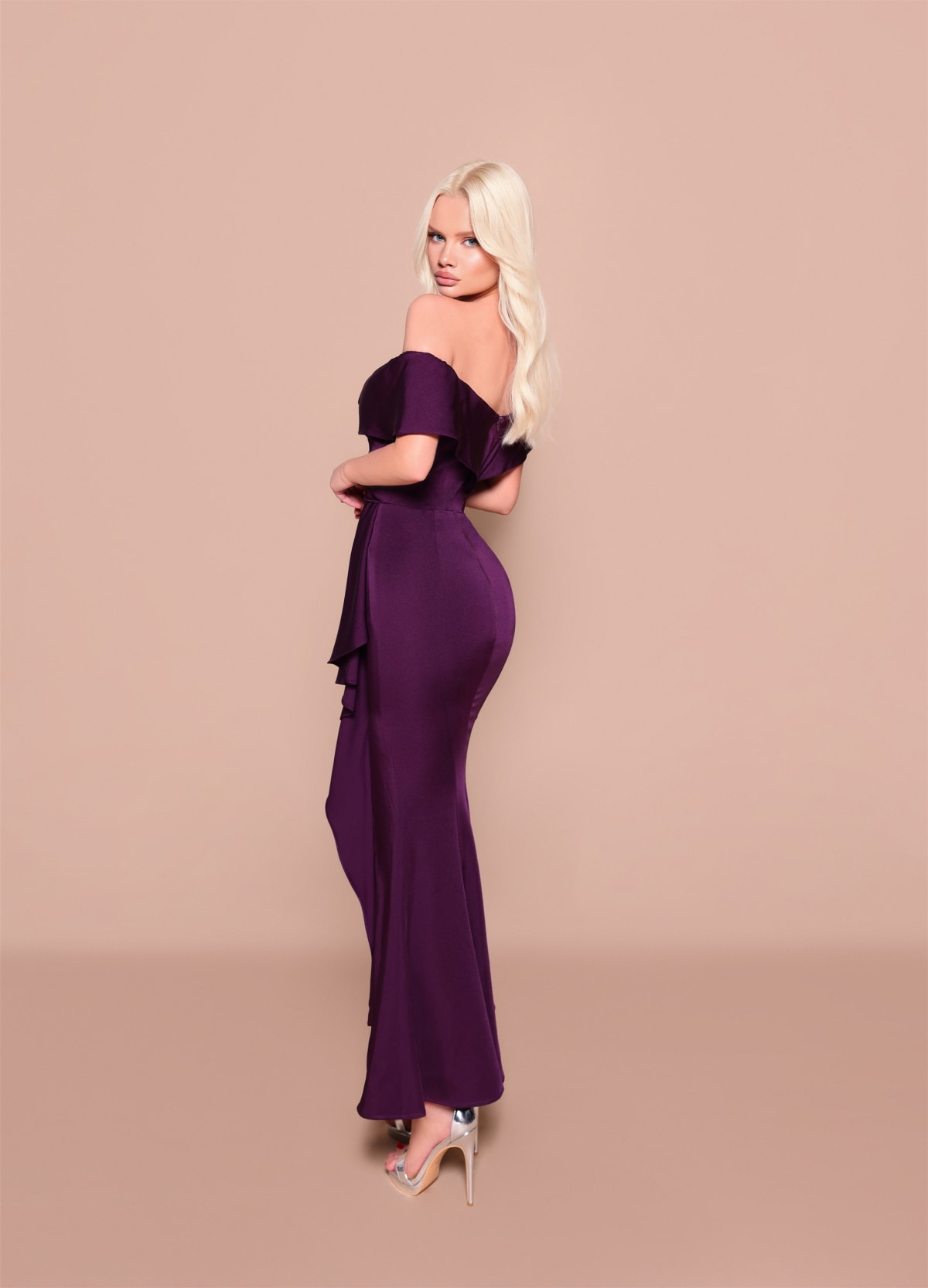 Octavia — robe longue sirène décolleté croisé épaules dégagées