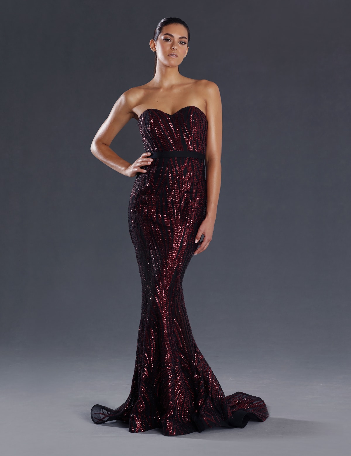 Shanna — robe longue bustier sequins rouge bordeaux