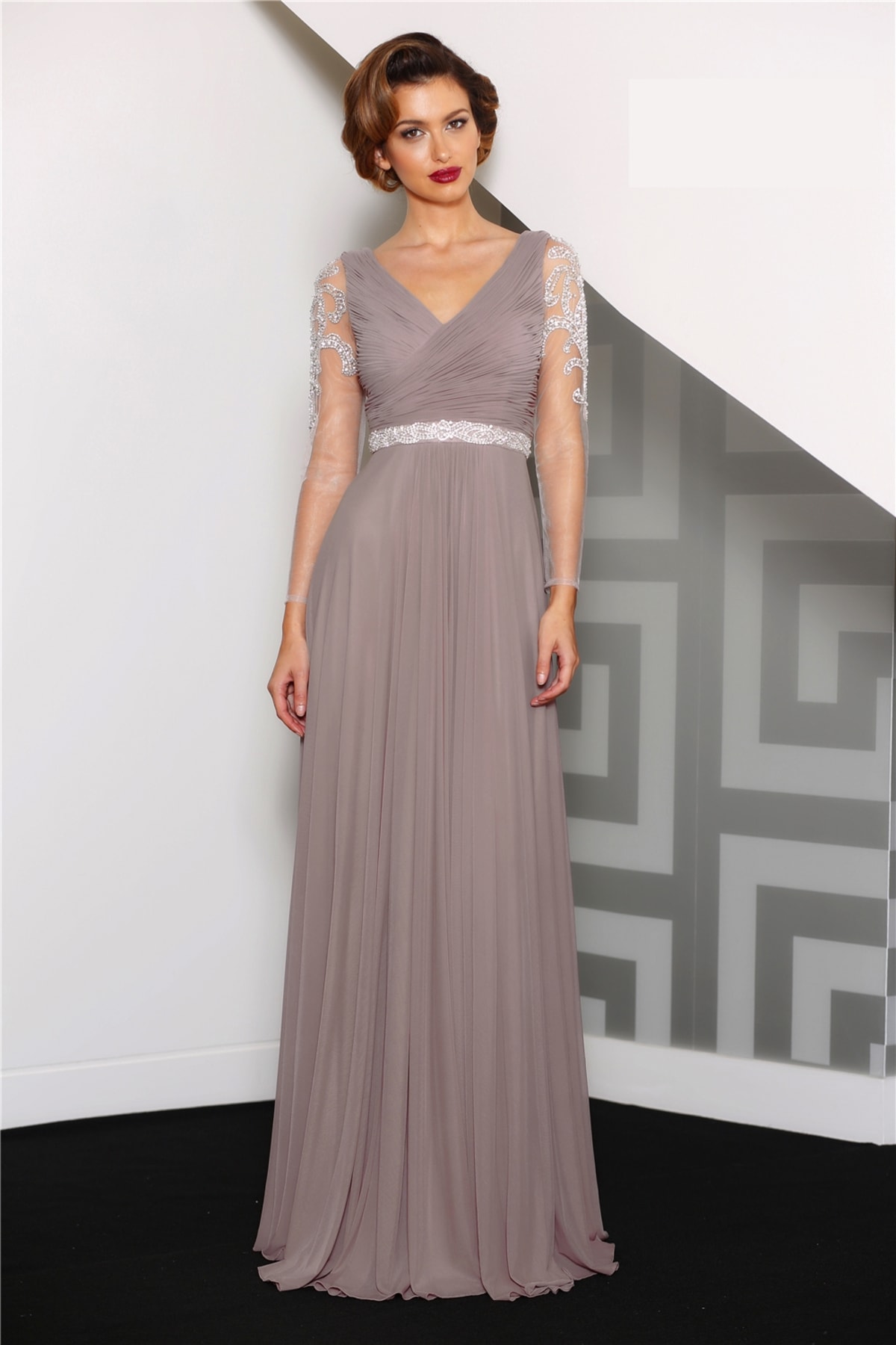Josy — robe soirée longue fluide manches tulle strass perles taupe
