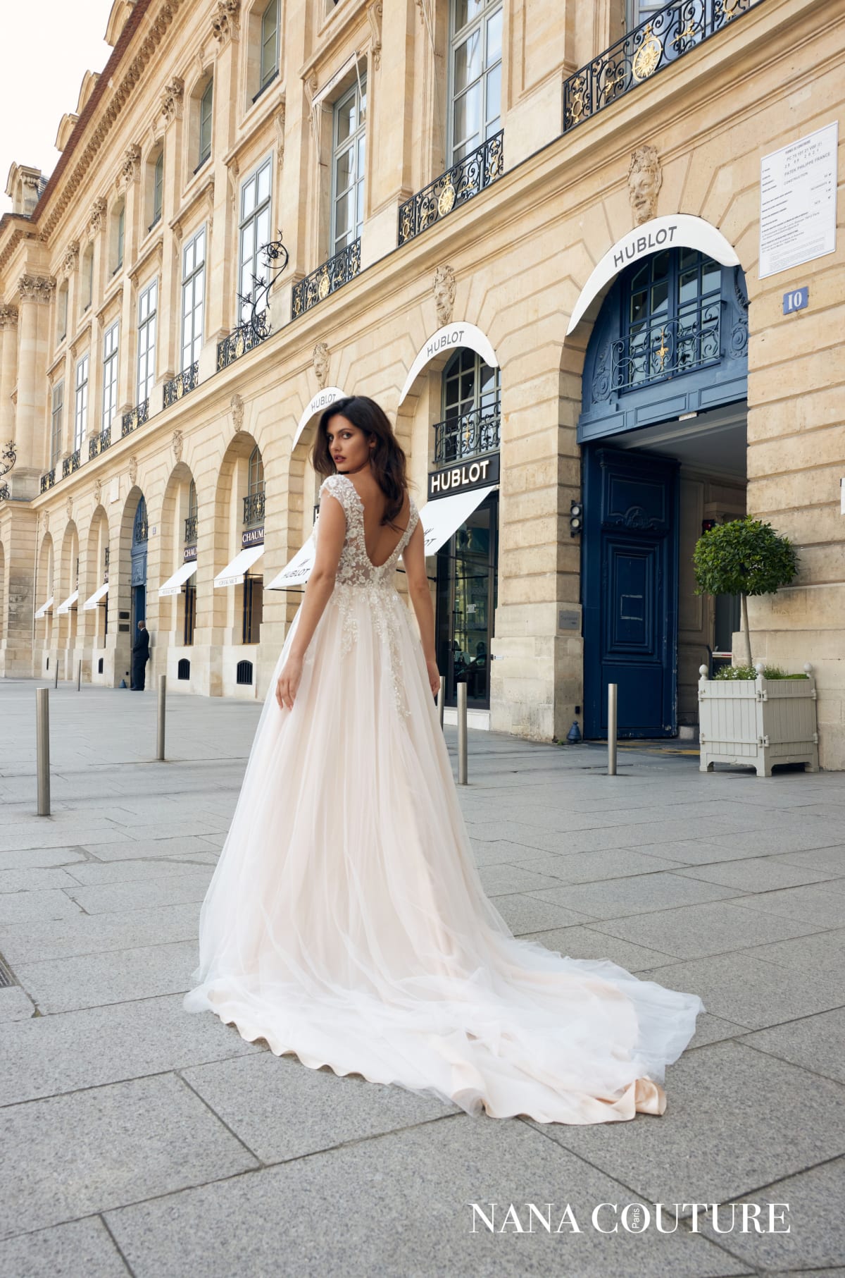 Flora — robe longue tulle dentelle perles sequins fleur relief