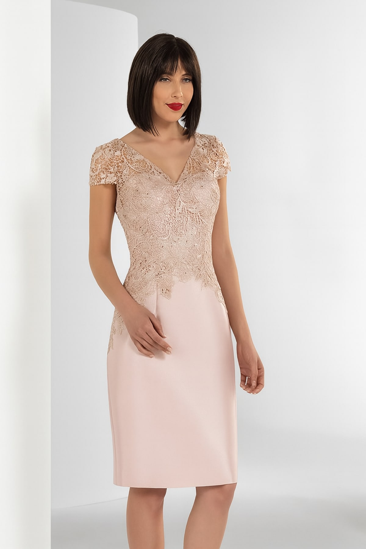 Béatrice — robe cocktail courte broderies strass