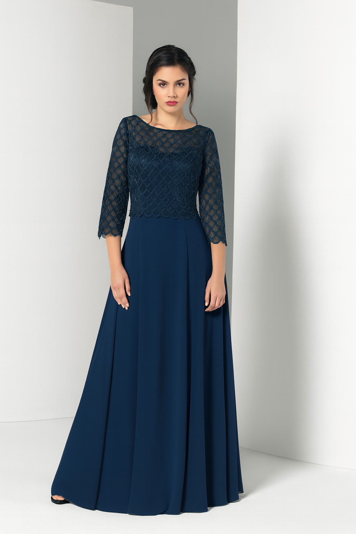 Bernadette — robe de mariée longue broderies fil doré manches 3/4