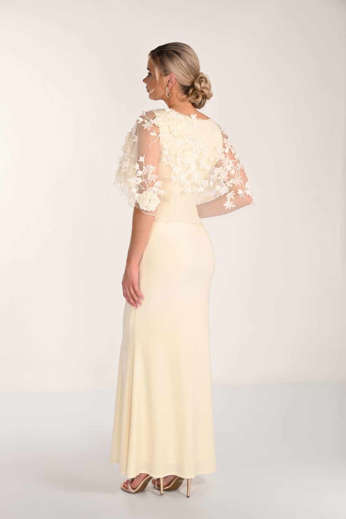 Mickaela — robe longue fluide empiècement tulle applications florales
