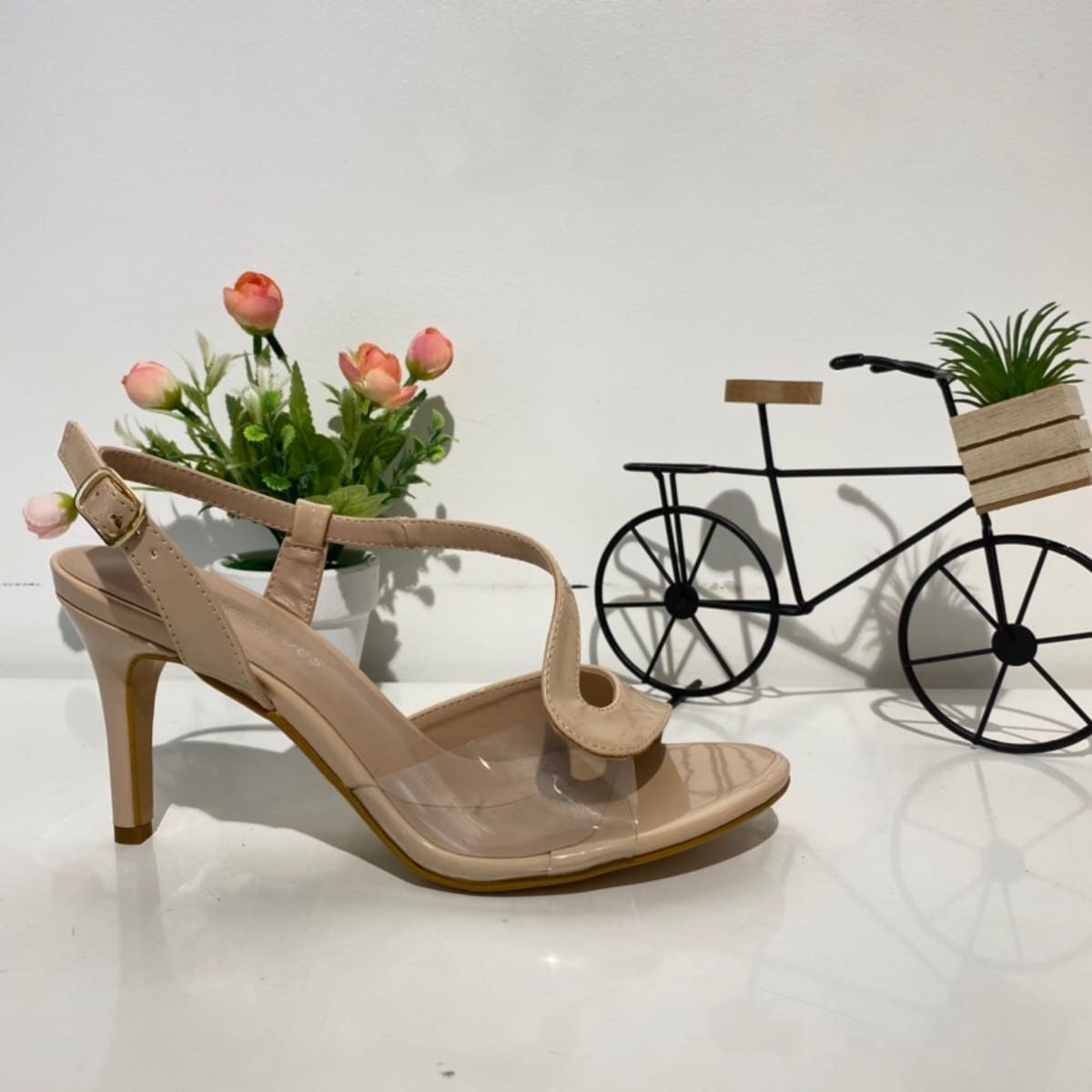 Céline — sandales bride talon fin 8 cm effet transparence et miroir argenté