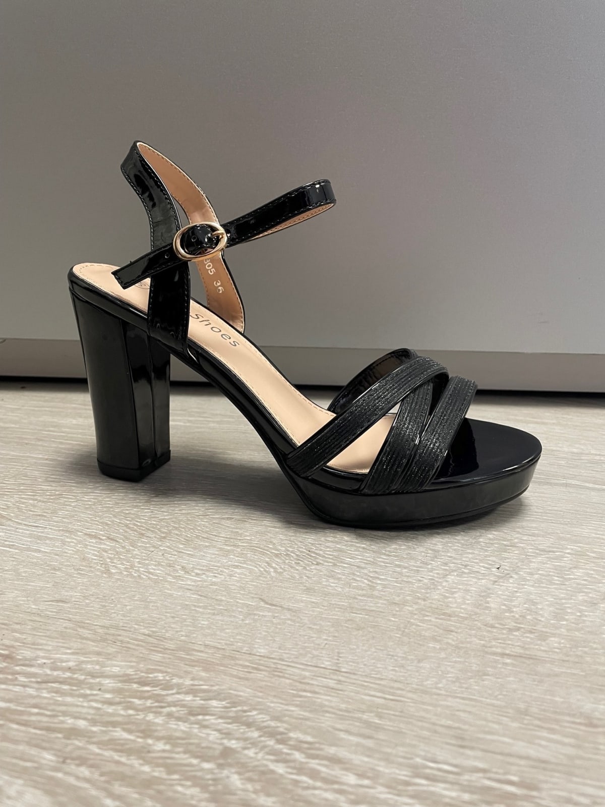Pauline sandale bride talon carré 8 cm plateforme 2 cm paillettes