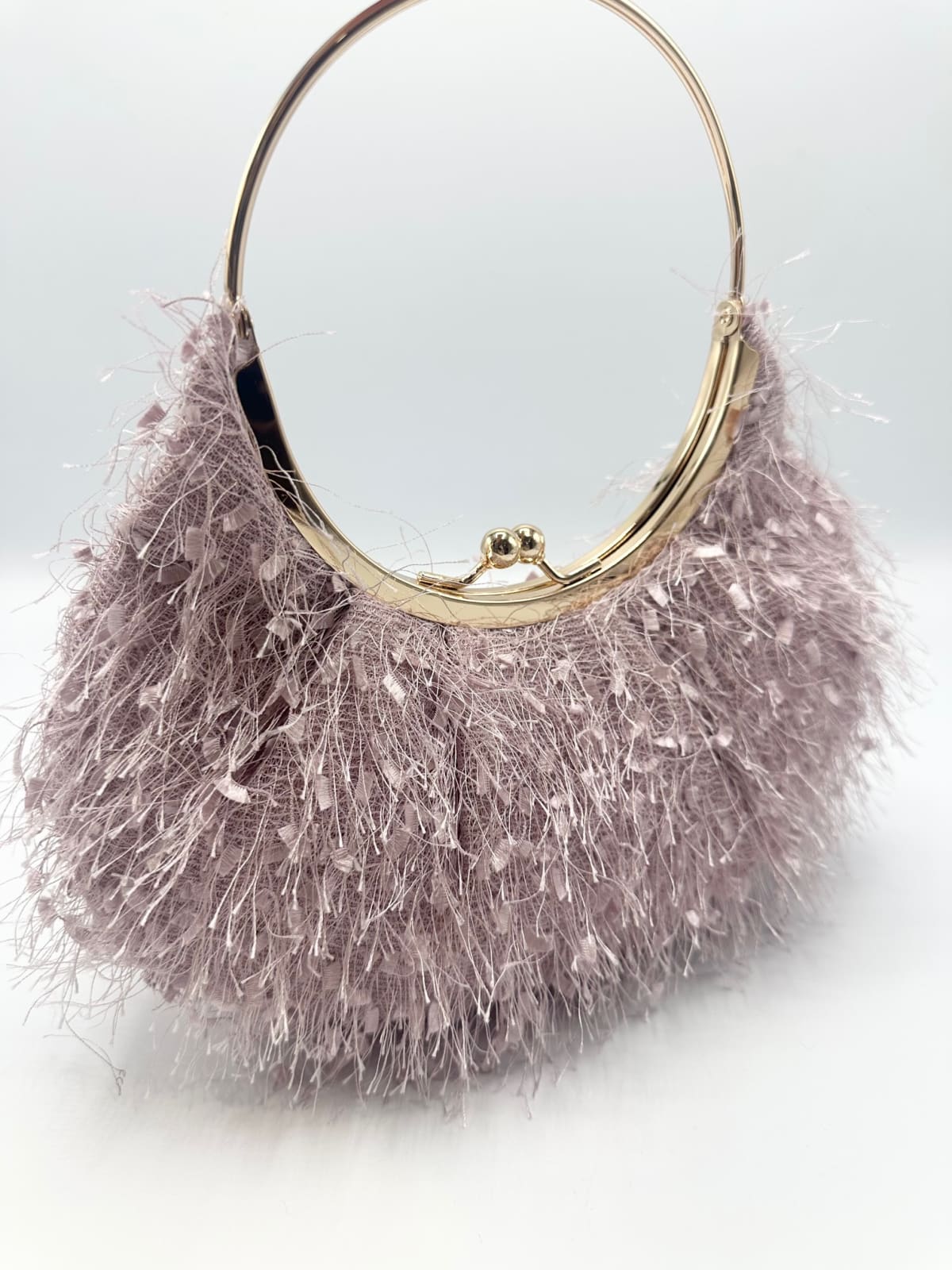 Pochette 4574 rigide armature métallique dorée anse ronde