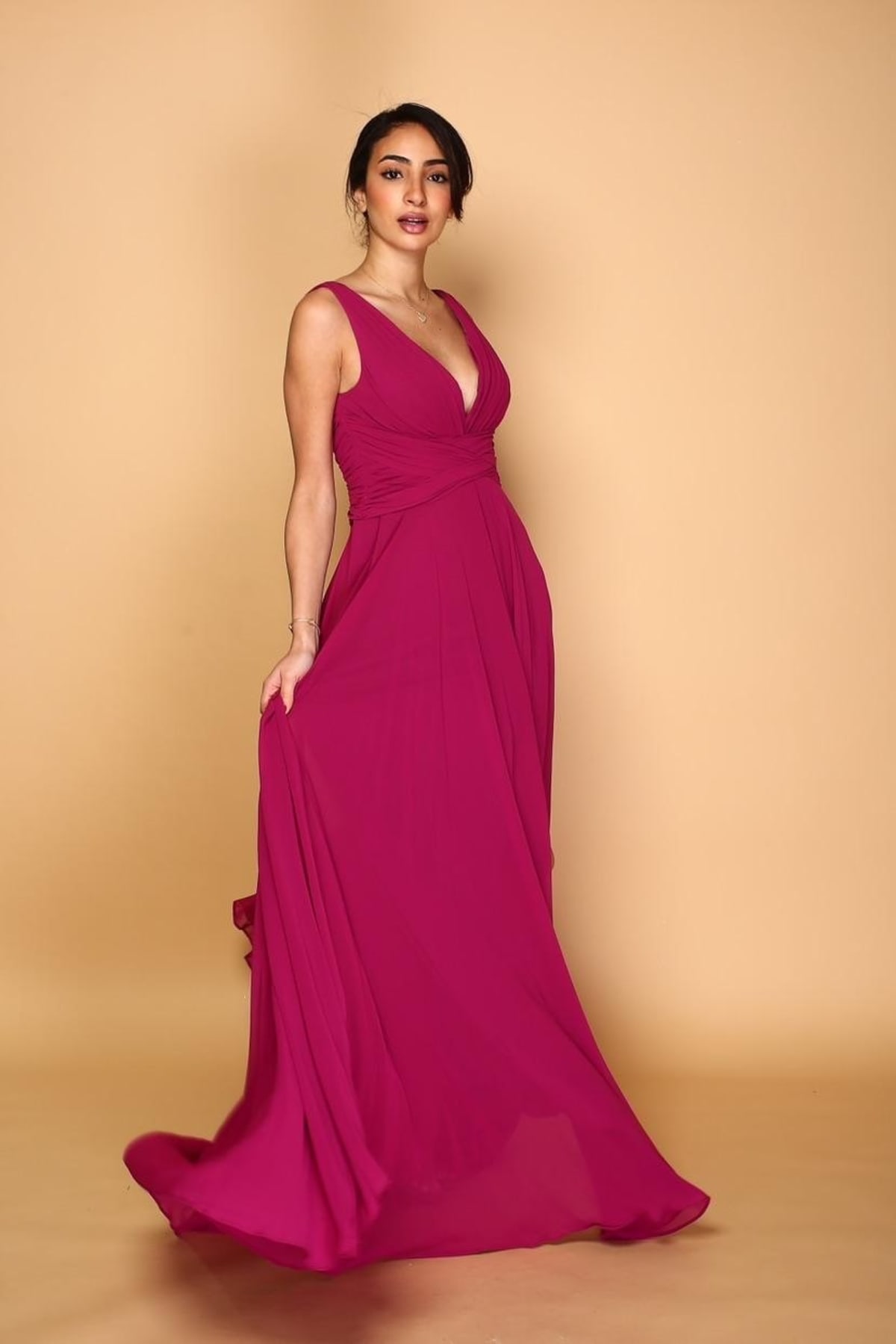 Eglantine — robe longue évasée plissé décolleté V fendue