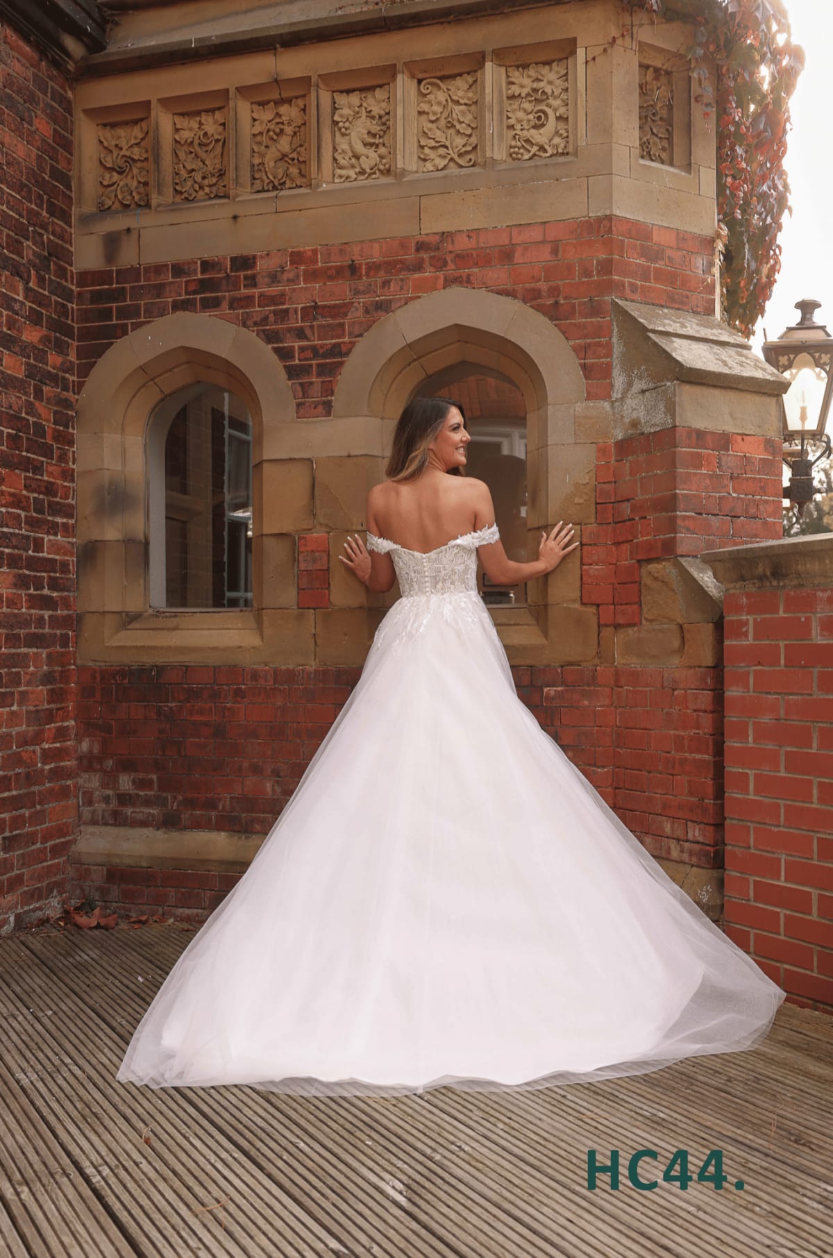 Rosalia — robe longue bustier coeur dentelle perles sequins traine
