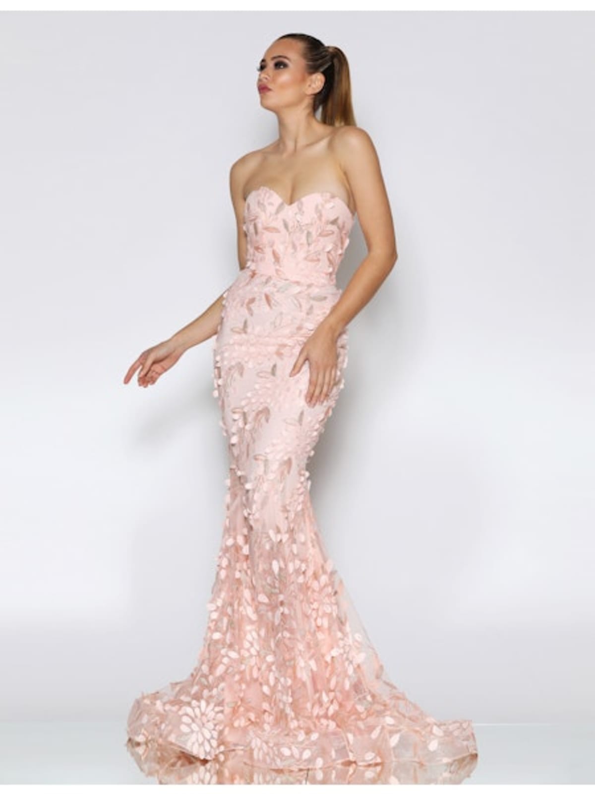  Olana - Robe longue sirène à broderies florales 3D