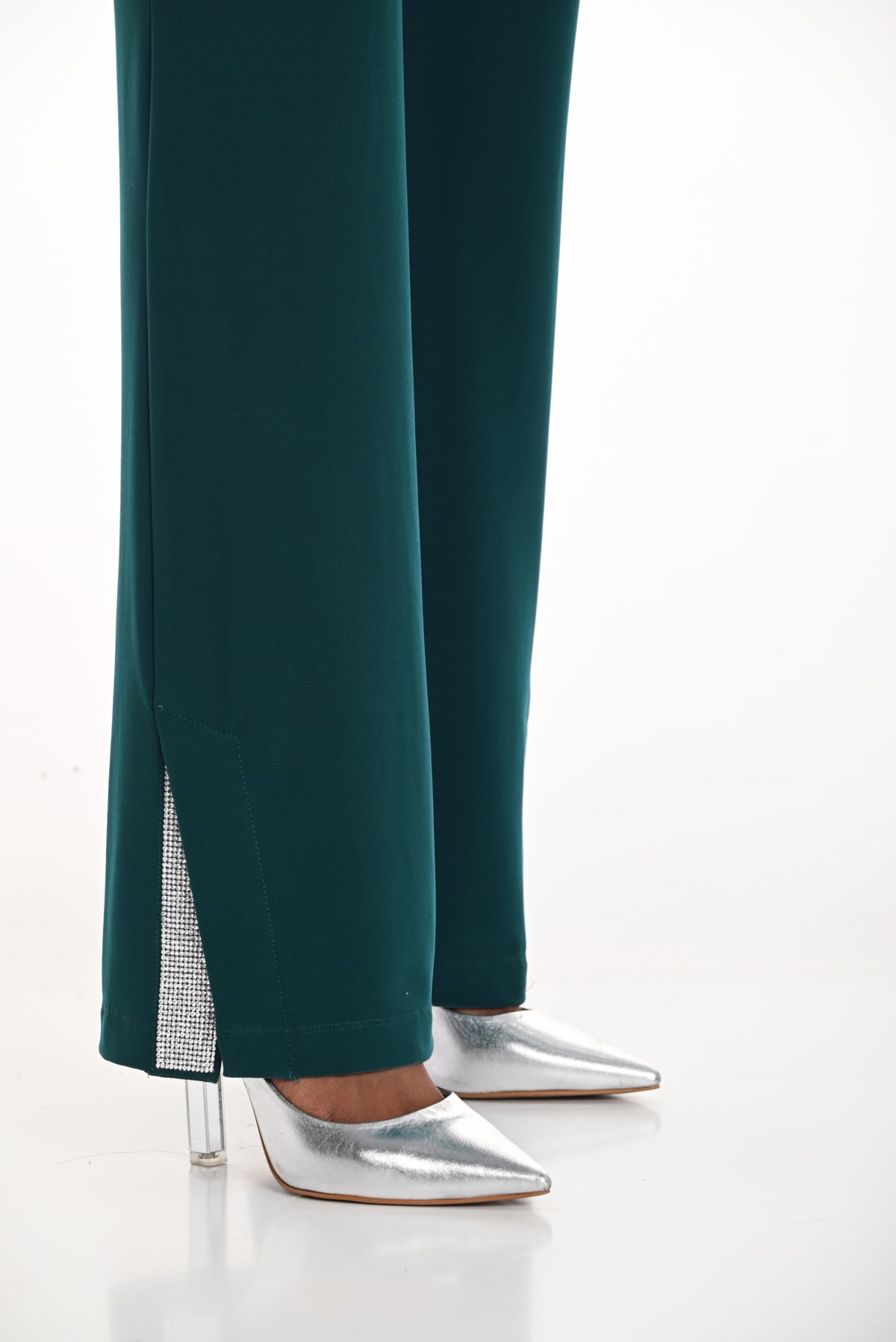 Jada Pantalon — pantalon fluide fente cheville strass