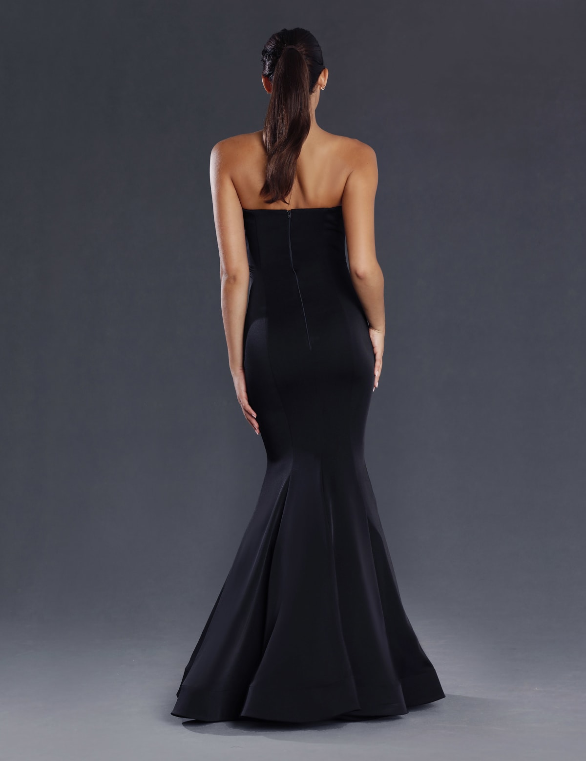 Constance — robe longue forme sirène bustier pointes satinée