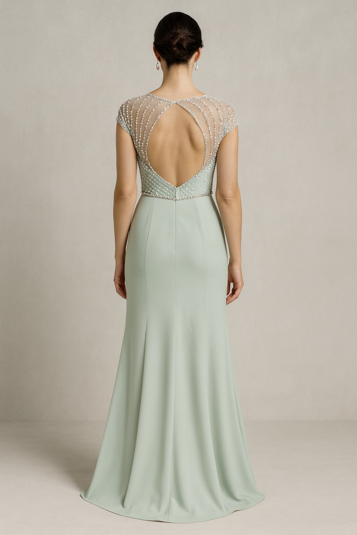 Lucia — robe longue crêpe décolleté cœur perles ceinture strass dos tulle perlé