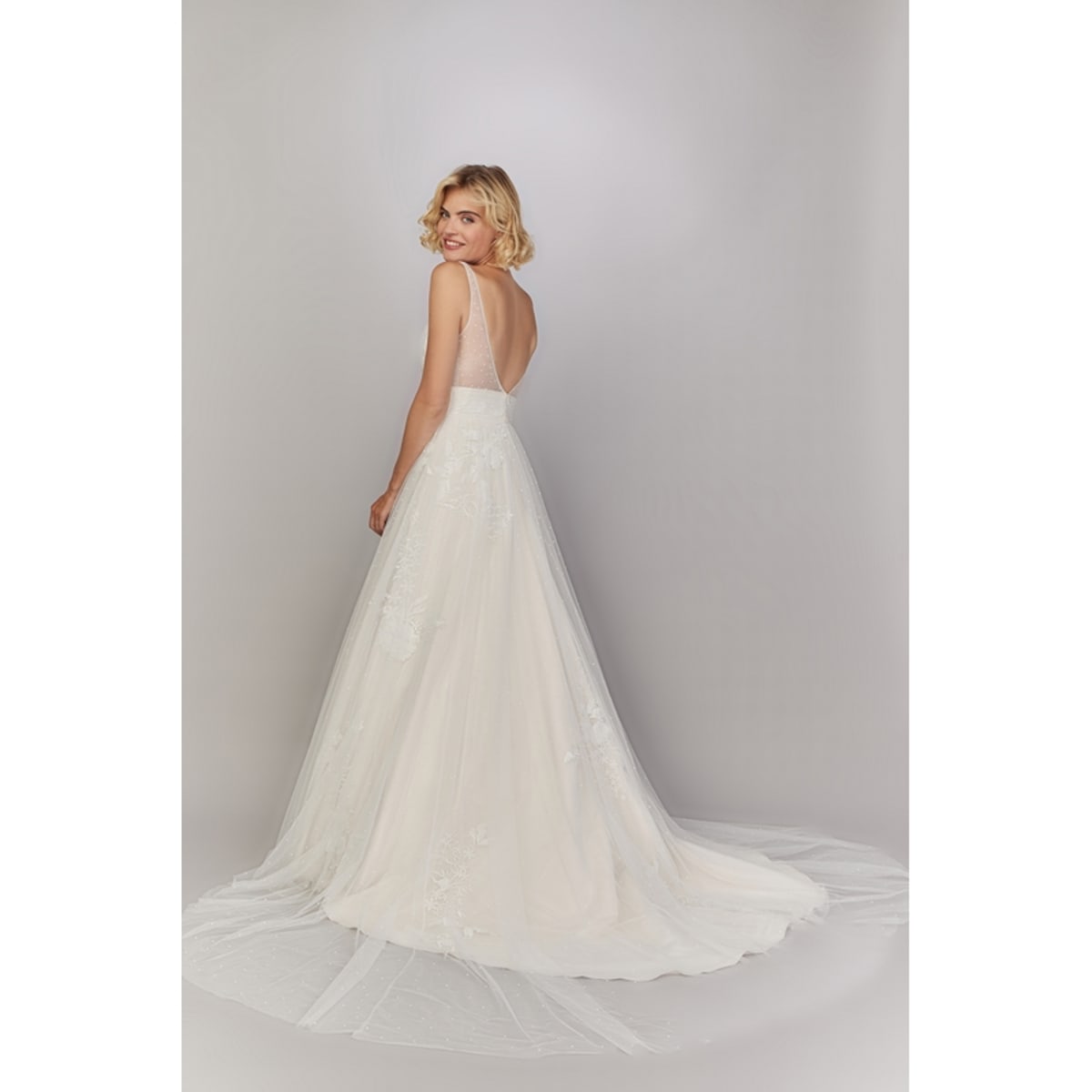 Laurine robe longue bustier dentelle tulle perlé dos nu traine