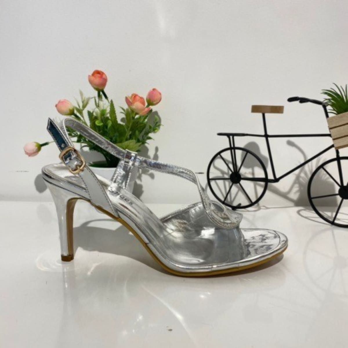 Céline — sandales bride talon fin 8 cm effet transparence et miroir argenté