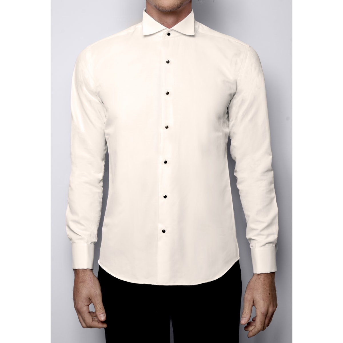 Chemise boutons noirs col cassé 1910 beige Taylor fit poignets mousquetaire