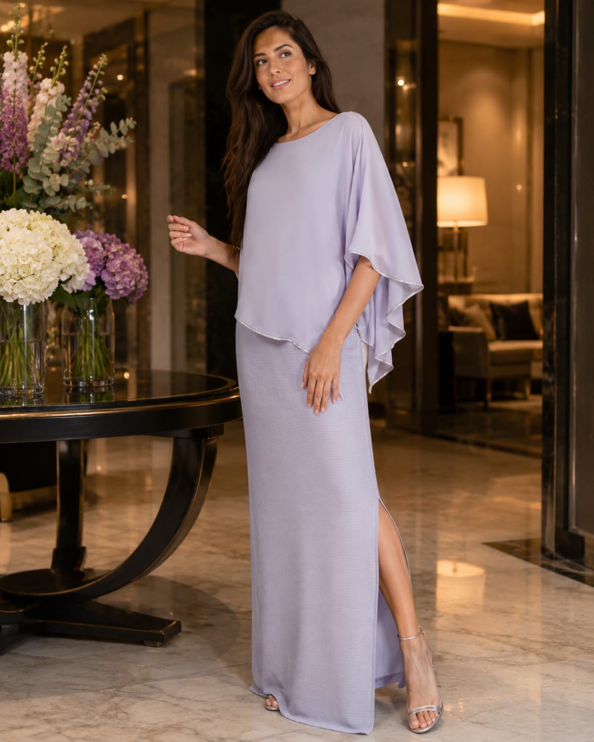 Aleyna — robe longue droite cape mousseline strass fente
