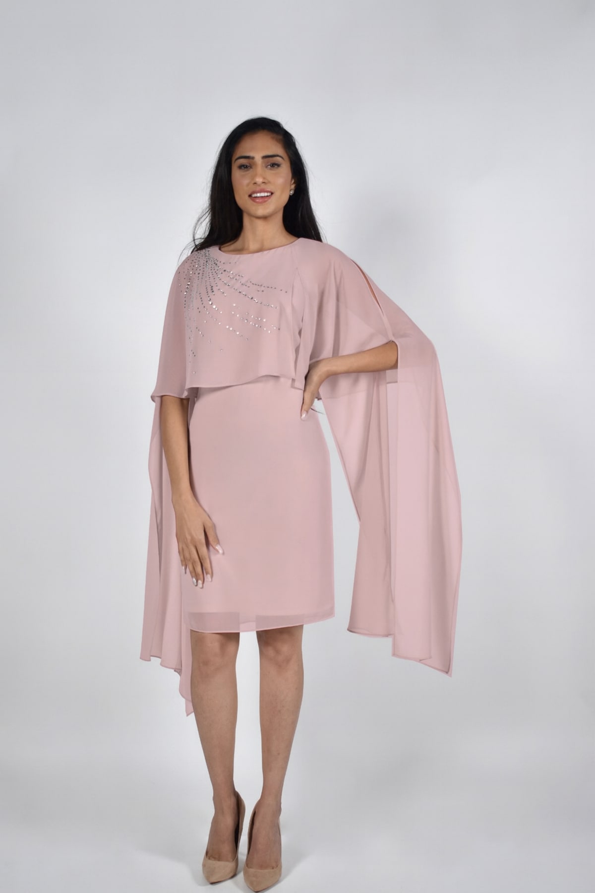 Briana — robe courte coupe droite avec boléro mousseline et clous argentés