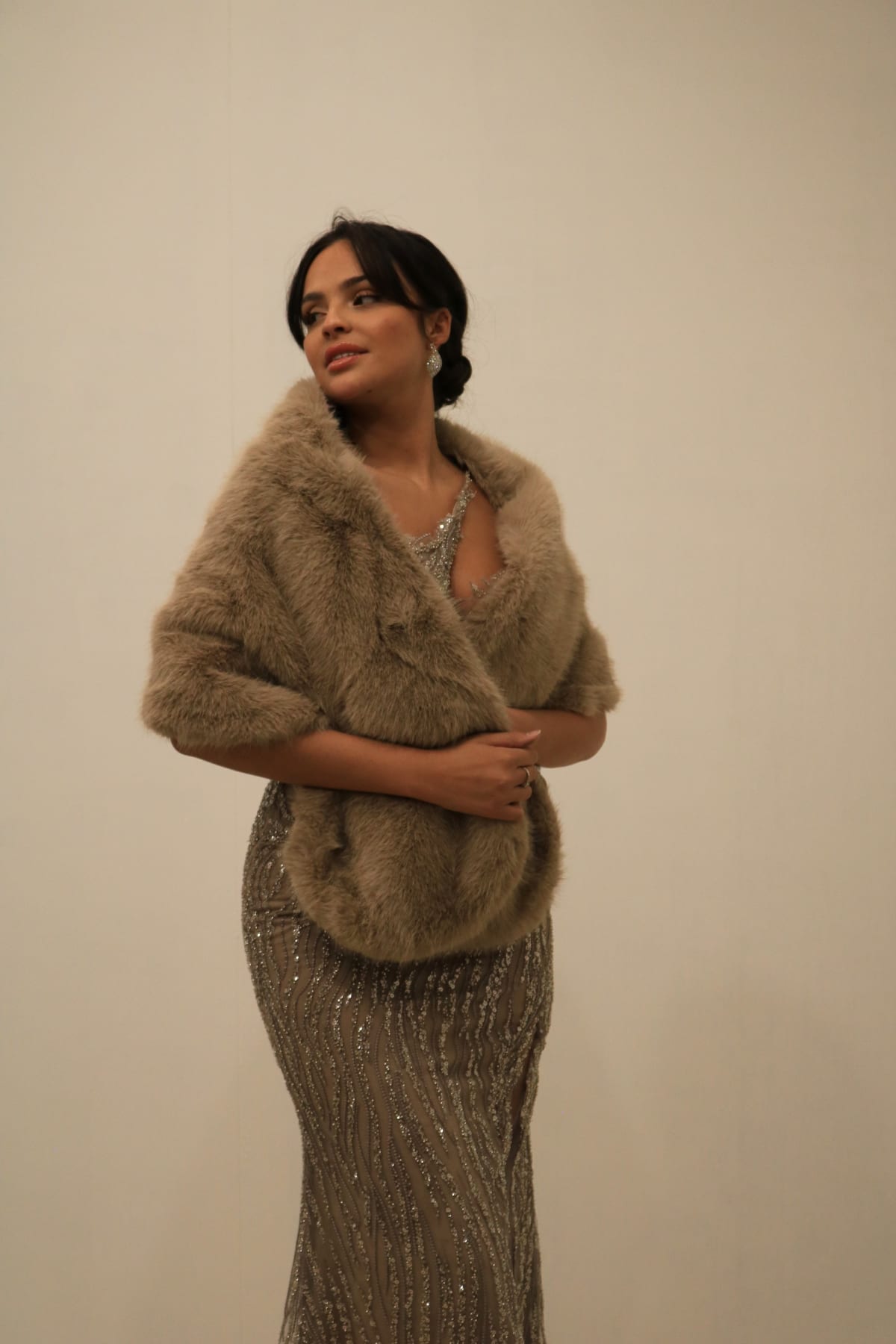 Cape PJ0010 Taupe fausse fourrure doublure satin